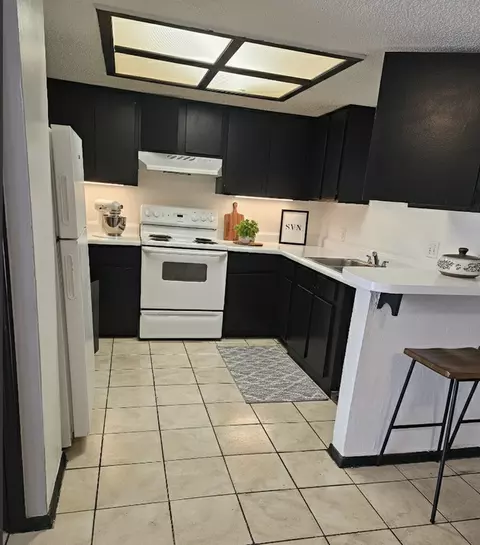 1900 N Rockwell Ave, Bethany, OK 73008 photo 3