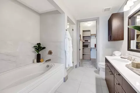 1750 Sky Lark Ln, Houston, TX 77056 photo 24