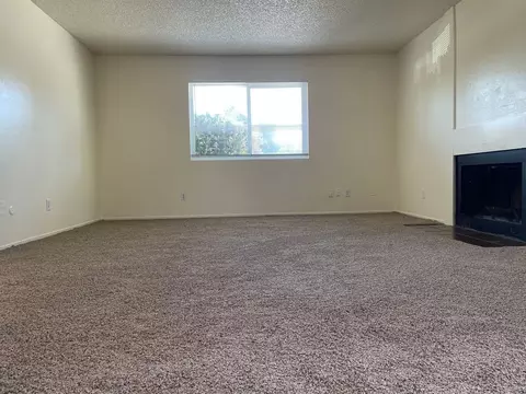 551 W Ashlan Ave, Clovis, CA 93612 photo 2