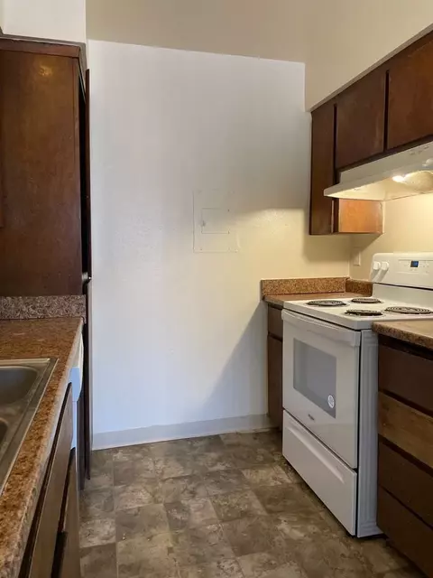 551 W Ashlan Ave, Clovis, CA 93612 photo 5