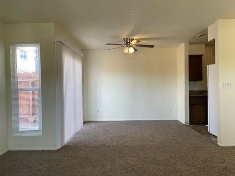 551 W Ashlan Ave, Clovis, CA 93612 photo 3