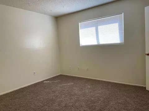 551 W Ashlan Ave, Clovis, CA 93612 photo 8