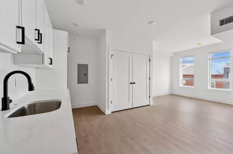 2520 N Front St, Philadelphia, PA 19133