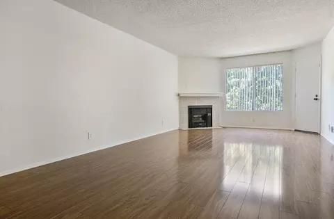 17810 Merridy St, Los Angeles, CA 91325