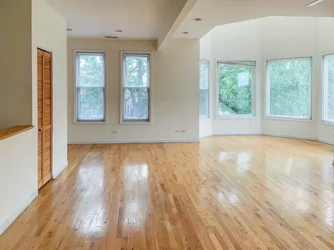 2600 N Racine Ave, Chicago, IL 60614