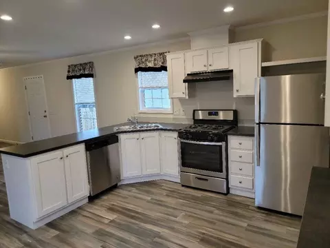 10326 Old Leo Rd, Fort Wayne, IN 46825
