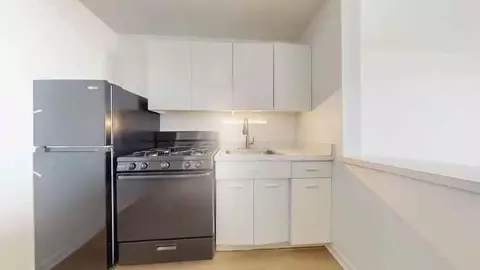 3233 S King Dr, Chicago, IL 60616