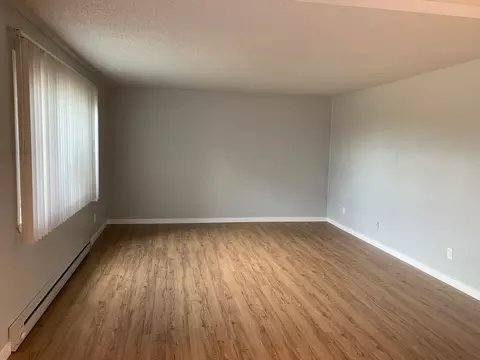 2275 NE Division St, Gresham, OR 97030