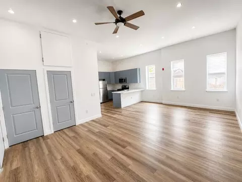 322 Vine St, Camden, NJ 08102
