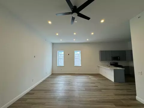 322 Vine St, Camden, NJ 08102