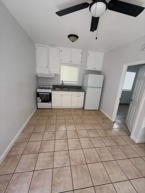 842 Alamitos Ave, Long Beach, CA 90813