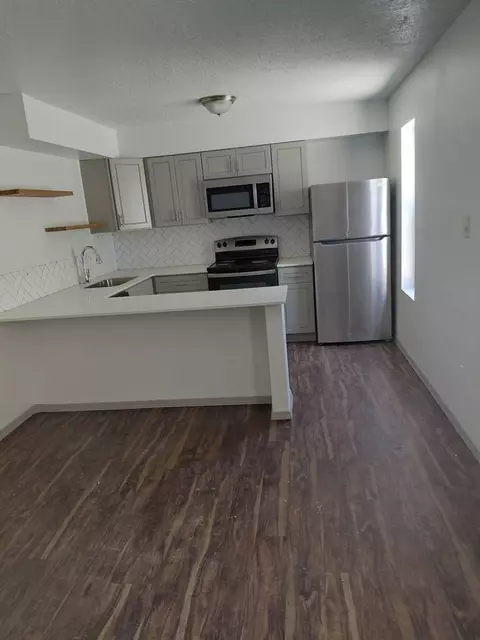 12361 Mountain Rd NE, Albuquerque, NM 87112