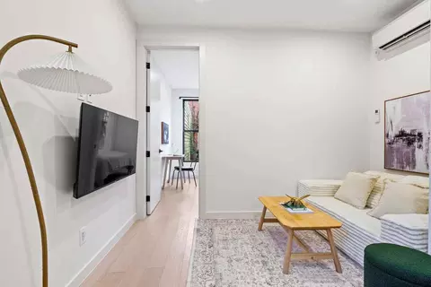 200 E 11th St, New York, NY 10003