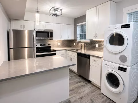 405 S Geyer Rd, Kirkwood, MO 63122