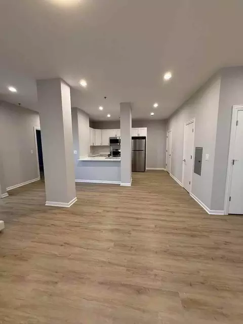 10 N Sheridan Rd, Waukegan, IL 60085
