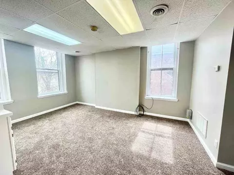 1388 S 2nd St, Louisville, KY 40208