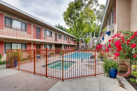 6650 Hayvenhurst Ave, Los Angeles, CA 91406