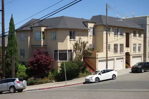 2201 Carroll St, Oakland, CA 94606