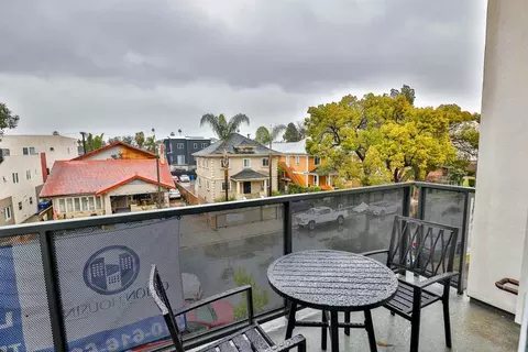 1164 W 37th Pl, Los Angeles, CA 90007