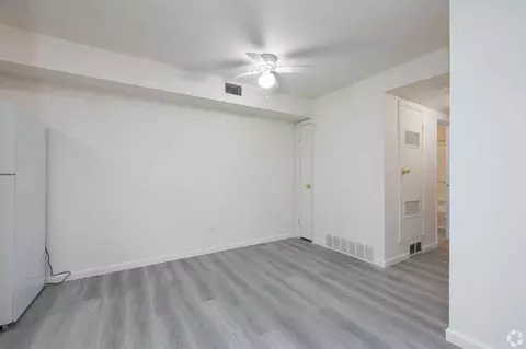 12401 Horizon Village Dr, Spanish Lake, MO 63138