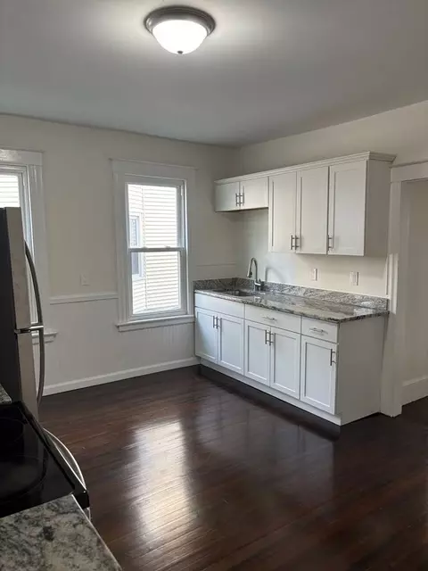 38 Roberts St, New Britain, CT 06051