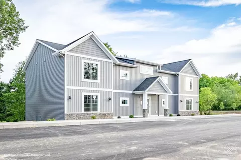 1146 4 Mile Rd NW, Grand Rapids, MI 49544