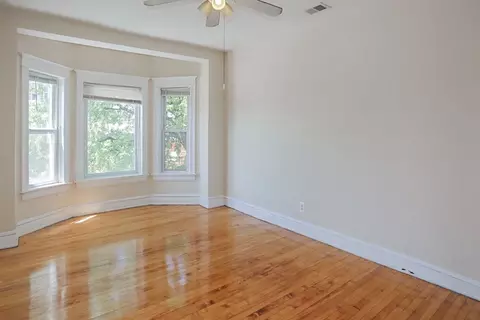 849 W Lill Ave, Chicago, IL 60614