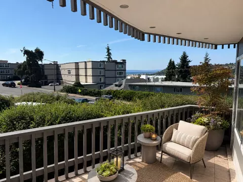 2500 Gilman Dr W, Seattle, WA 98119