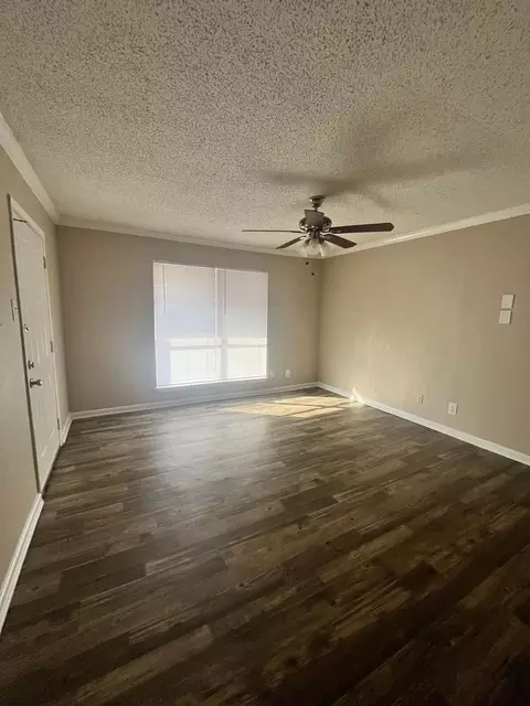 2838 Royal Ln, Dallas, TX 75229
