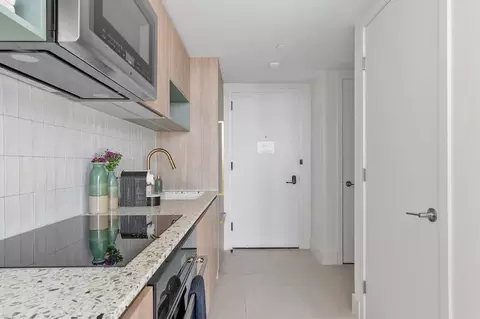 Undisclosed, Miami, FL 33132 photo 11