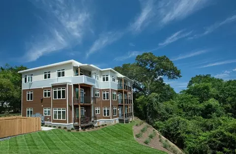 3618 E Broad St, Richmond, VA 23223