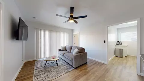 1641 N Poinsettia Pl, Los Angeles, CA 90046