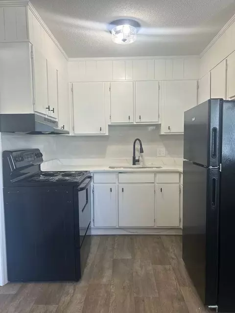804 N Cedar St, Summerville, SC 29483