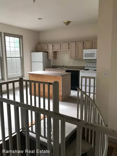 308 W Green St, Urbana, IL 61801