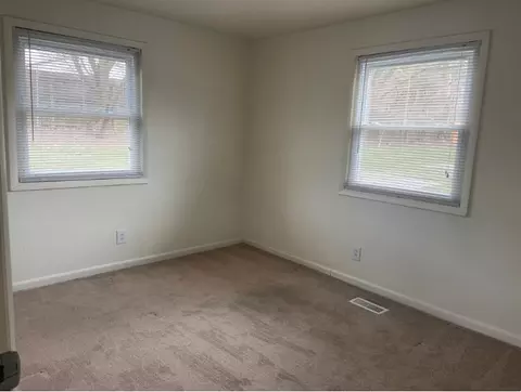 165 W Funderburg Rd, Fairborn, OH 45324