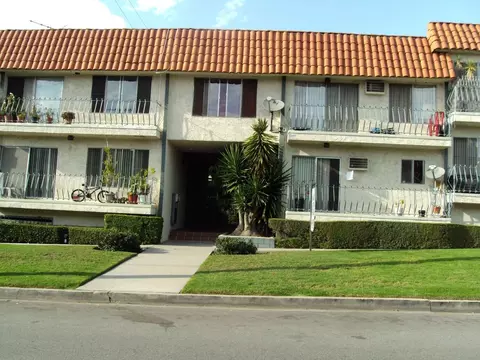 11081 Rose Ave, Los Angeles, CA 90034