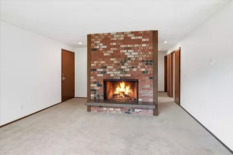 19433 28th Ave NE, Lake Forest Park, WA 98155