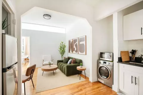 W 48th St, New York, NY 10036