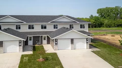 513 15th Ave NW, Kasson, MN 55944
