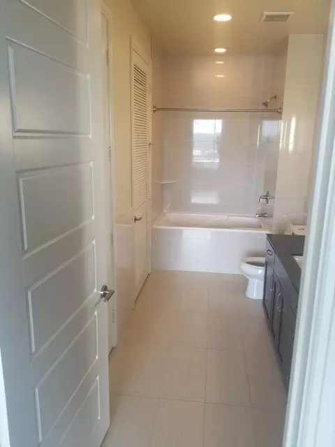 214 Barton Springs Rd, Austin, TX 78704 photo 3
