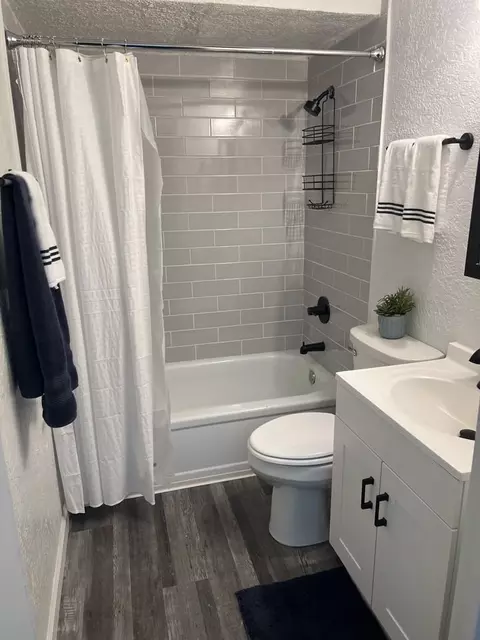 200 Maple St NE, Albuquerque, NM 87106