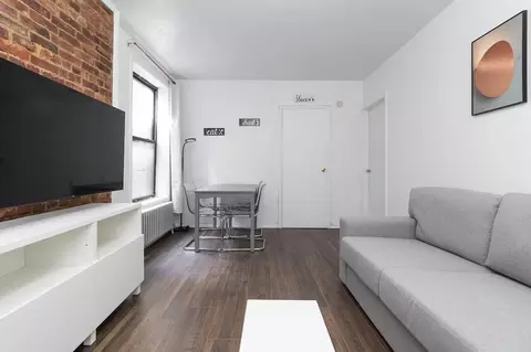 200 E 11th St, New York, NY 10003