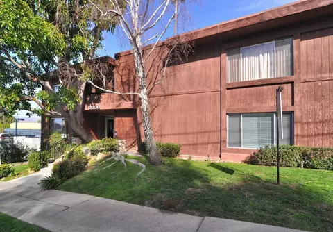 3906 Ridgemoor Dr, Los Angeles, CA 91604