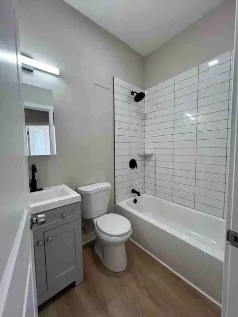 3015 N Milwaukee Ave, Chicago, IL 60618 photo 3