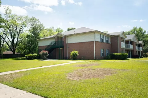 100 Manor Ct, Greenville, AL 36037