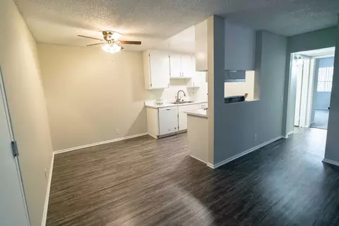 17211 Chatsworth St, Los Angeles, CA 91344