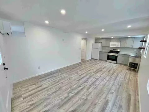 45 65th Pl, Long Beach, CA 90803