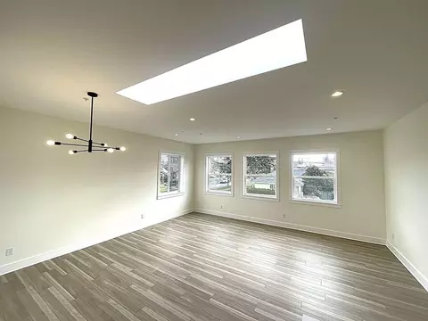 4743 NE Fremont St, Portland, OR 97213