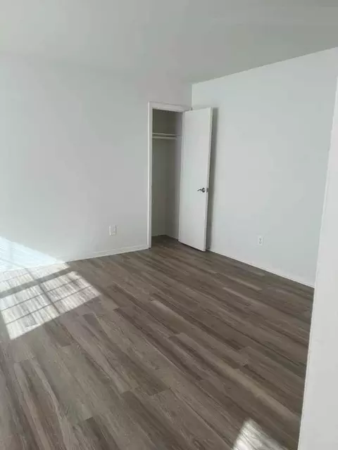 17 Middlesex Rd, Newport News, VA 23606
