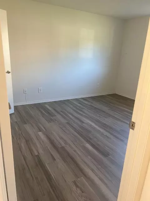 17 Middlesex Rd, Newport News, VA 23606